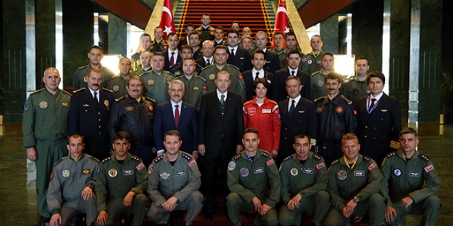 Cumhurbaşkanı Erdoğan, pilotları kabul etti