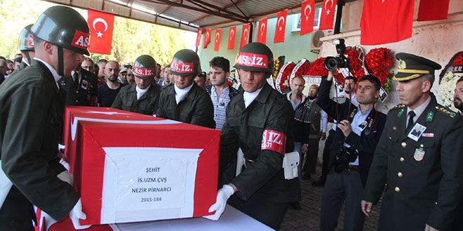 Şehit Uzman Çavuş Pirnarcı, Manisa'da toprağa verildi