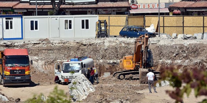 Konya'da hafriyat �al��malar�nda y�zlerce mezar ��kt�