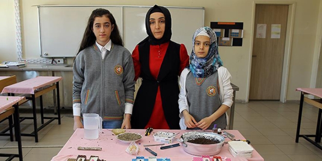 İzledikleri filmden etkilenip 'Doğa dostu kalem' ürettiler