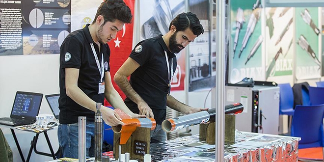 Üniversite öğrencileri bin liraya 'roket' yaptı