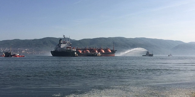 �zmit'te  LPG tankerinde yang�n: 9 yaral�