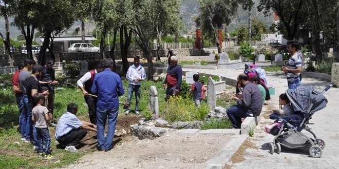 Aşı sonrası öldüğü iddia edilen bebek toprağa verildi