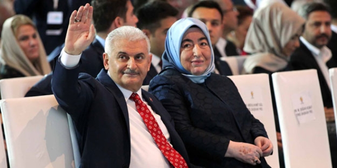 Yıldırım, bakan ve eşleriyle yemekte bir araya gelecek