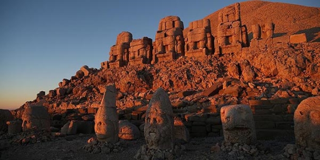 Nemrut Da��na yabanc� turist ak�n�