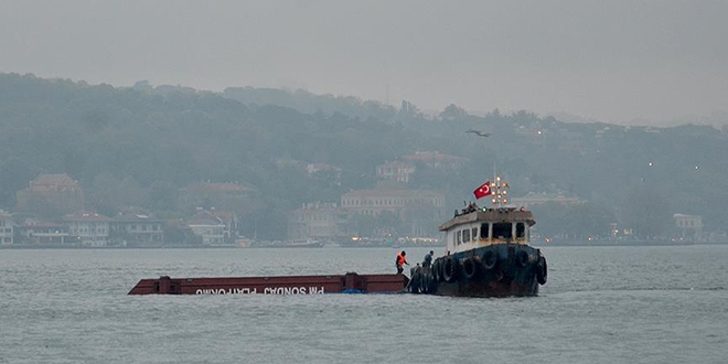 Beykoz açıklarında duba battı