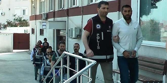 G��men ka�ak��l��� operasyonu: 30 ki�i yakaland�