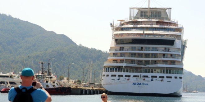 Marmaris'te may�s ay�nda kruvaziyer bereketi