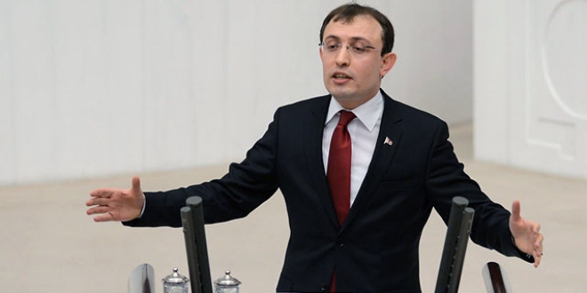'İstifa sesleri genel merkezinizin önünde yankılandı'