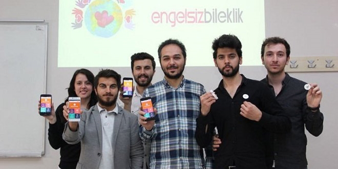 Üniversite öğrencileri 'engelsiz bileklik' tasarladı