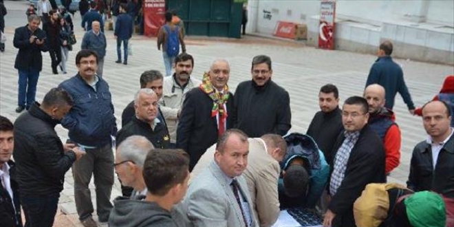 YSK Başkanına hakarete 2 bin imzayla şikayet