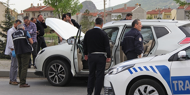 'Dur' ihtarına uymayan oto hırsızı vurularak yakalandı