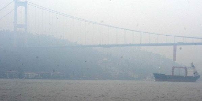 İstanbul Boğazı gemi geçişlerine kapatıldı