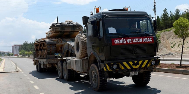 Sınıra sevk edilen askeri araçlar Kilis'e ulaştı