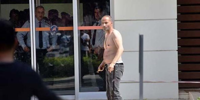 Fakülte önünde korkutan anlar, kimse yaklaşamadı