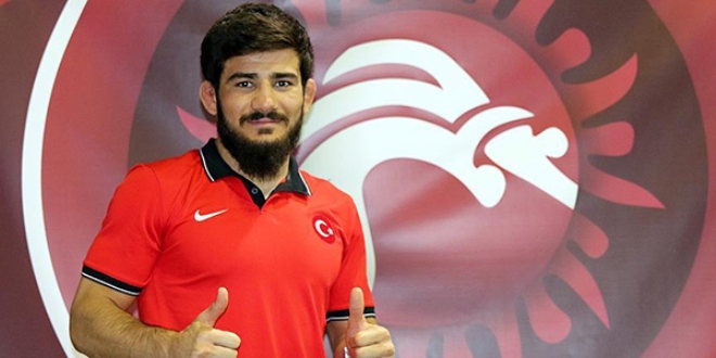 Sakatlığına rağmen Avrupa şampiyonu oldu