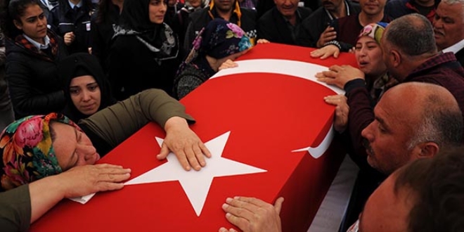 Yıldırım düşmesi sonucu şehit olan askere uğurlama