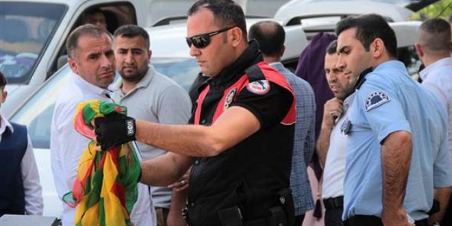 Adana'da PKK propagandası: 2 kişi gözaltına alındı