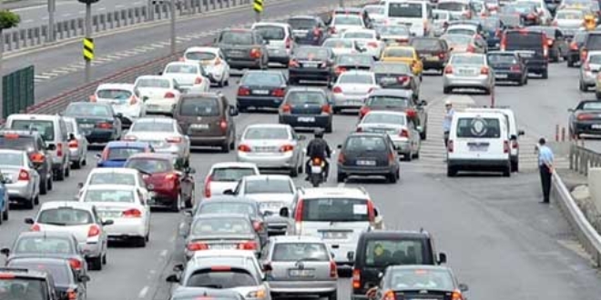 Bolu Elmalık Mevkii'nde İstanbul yönünde trafik yoğunluğu