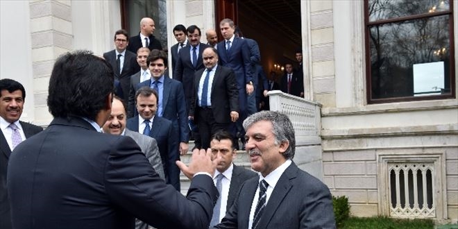 11. Cumhurbaşkanı Abdullah Gül, taziyeleri kabul ediyor