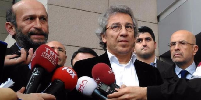 Dündar, Gül ve Berberoğlu'nun davası ertelendi