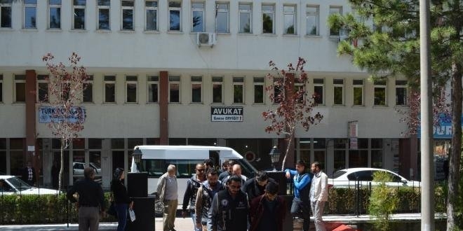 Niğde'de 7 emniyet imamı tutuklandı