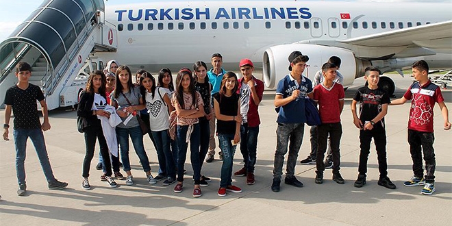 Terör mağduru öğrenciler 'mektup arkadaşları' ile buluştu