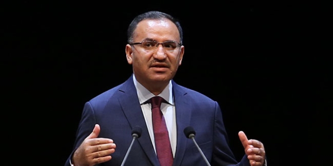Bozdağ: Denizlililer, darbenin başarısız olması için dirayetle mücadele etti