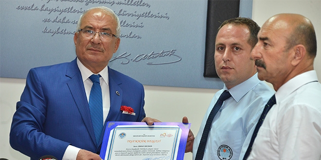 Yaşlı kadın belediye otobüsünde 'servet' unuttu