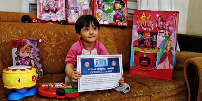 Minik Özge'ye 'komando' desteği