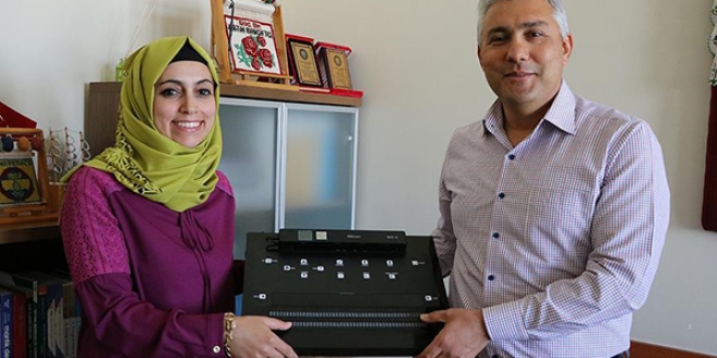 Görme engelliler için 'okuma cihazı' yaptılar