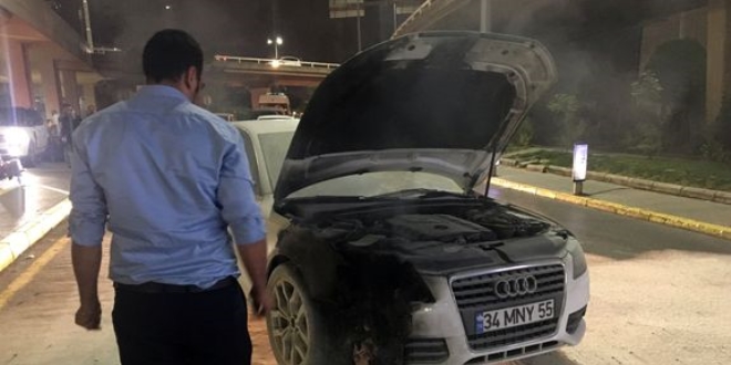 Atatürk Havalimanı'nda park halindeki araç yandı
