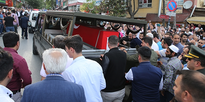 Şehit Astsubay Işık, son yolculuğuna uğurlandı