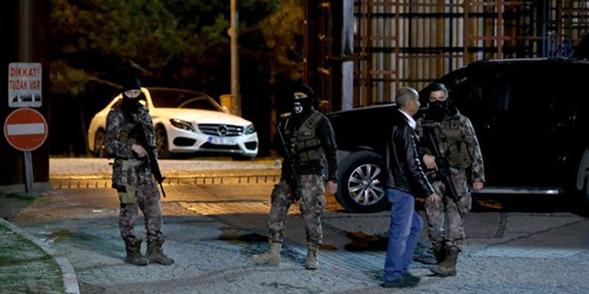 Polisten kaçan otomobil kaza yaptı: 5 yaralı