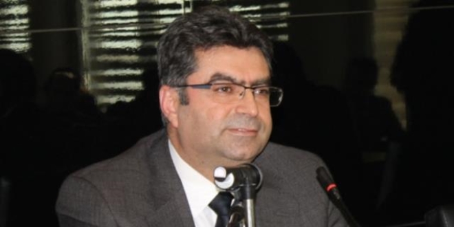 Erdem: Yaz�l�m i�in 100-150 milyar dolarlar konu�uluyor