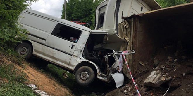 Şile yolunda trafik kazası: 1 ölü, 10 yaralı