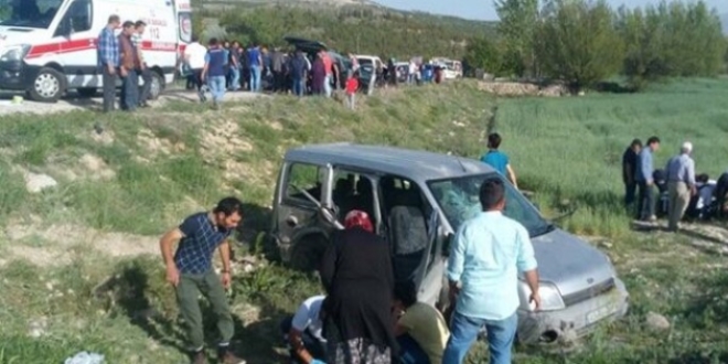 Konya'da iki araç çarpıştı: 1 ölü, 7 yaralı