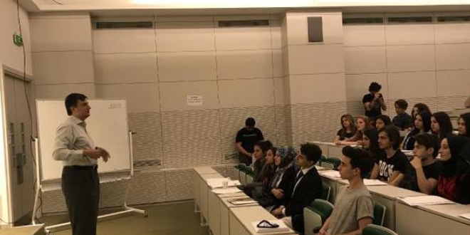 Liseli gençlere üniversite provası