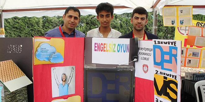 Liseliler 'engelsiz oyun' geliştirdi