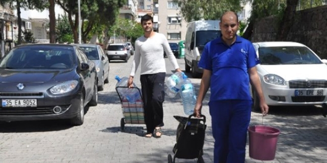 İzmir'de su kesintisine tepki