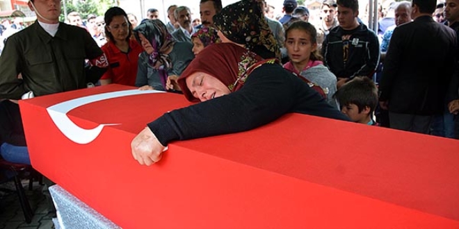 Kalp krizi sonucu hayatını kaybeden asker toprağa verildi