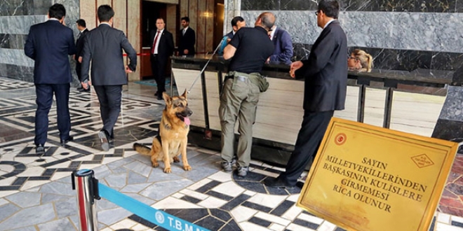 TBMM'de patlayıcı madde araması yapıldı