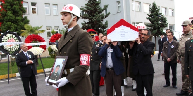 Şehit Uzman Onbaşı Çetingöz'ün naaşı Yozgat'a uğurlandı