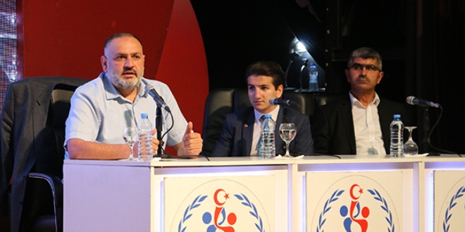 'Elbiselerimizle tankların egzozlarını tıkamaya başladık'