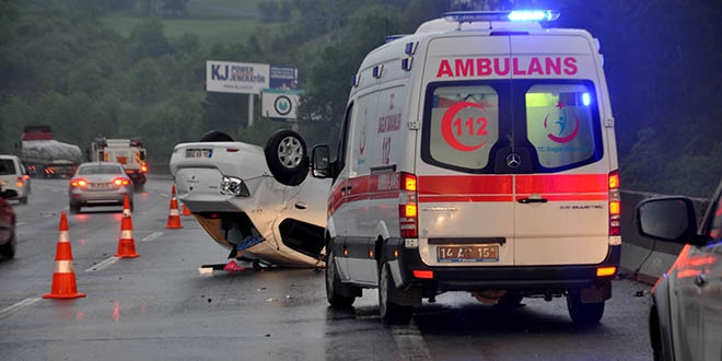 Bolu'da trafik kazas�: 5 yaral�