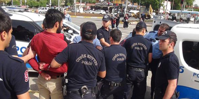 Valilik önündeki kavgaya biber gazlı müdahale