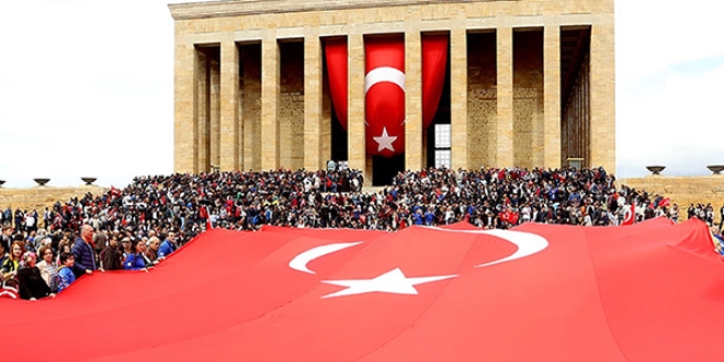 Anıtkabir doldu taştı