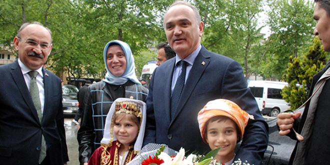 Bakan Özlü: Ekonomiye odaklanma zamanı