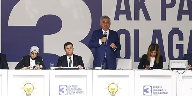 Kongrede Divan Başkanlığına Yazıcı seçildi
