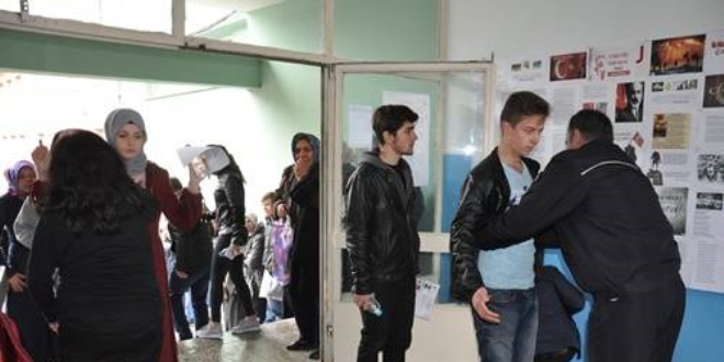 09.45'ten sonra sınava gelenler salonlara alınmadı